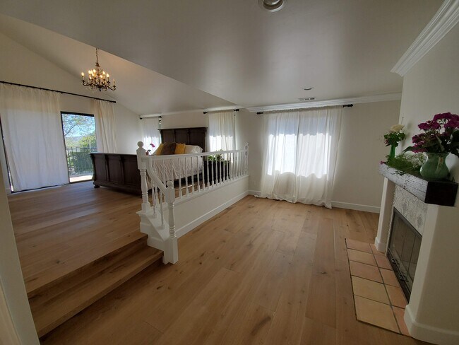 Building Photo - 10021 Resmar Ct