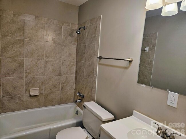 Building Photo - 6815 Water Mill Ct
