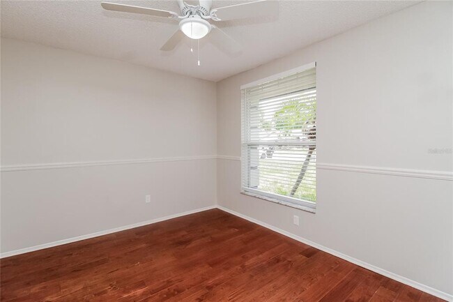 Building Photo - 1517 Crawford Dr