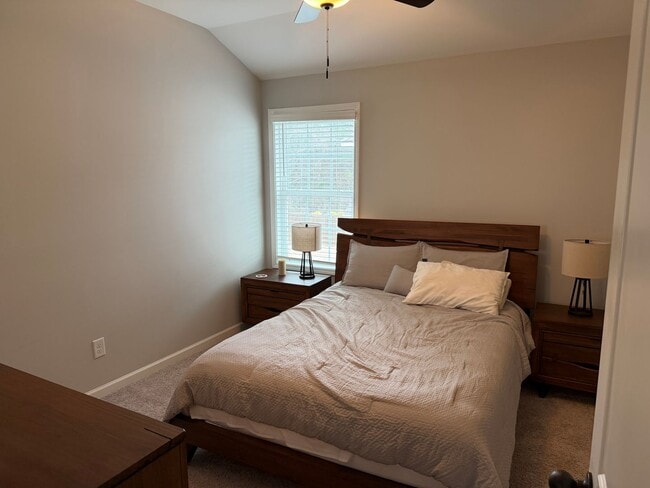 Building Photo - Wonderful Home in East Richland