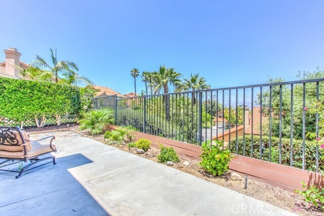 Building Photo - 6053 E Hackamore Ln