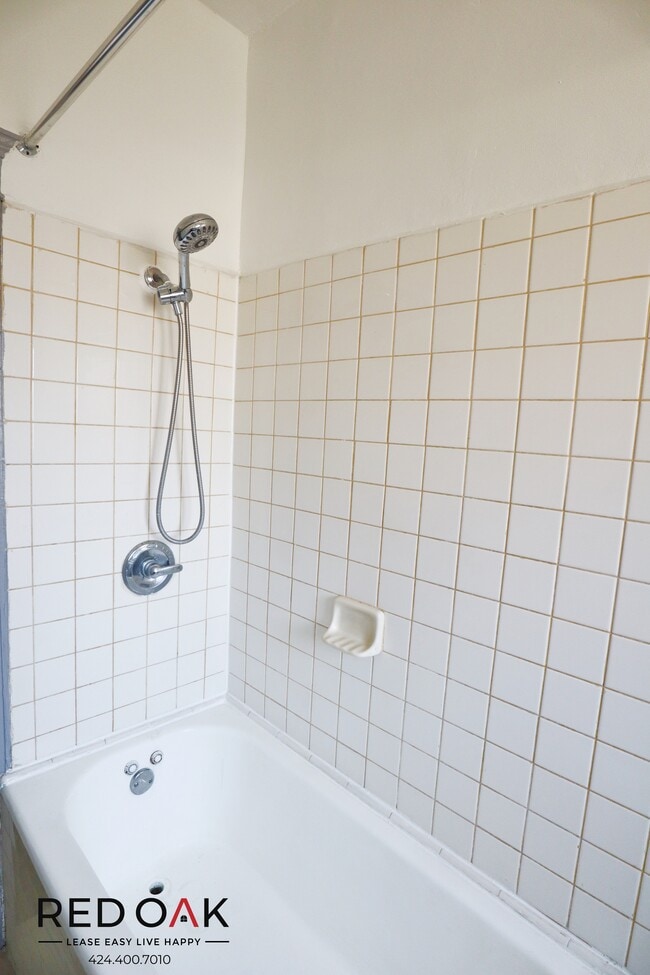 Building Photo - 945 Beacon Ave