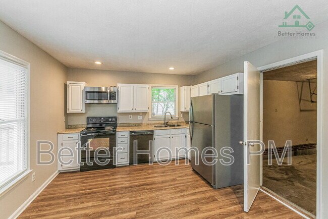 Building Photo - 7312 Pebblebrook Dr