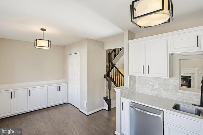 Building Photo - 12831 Silvia Loop