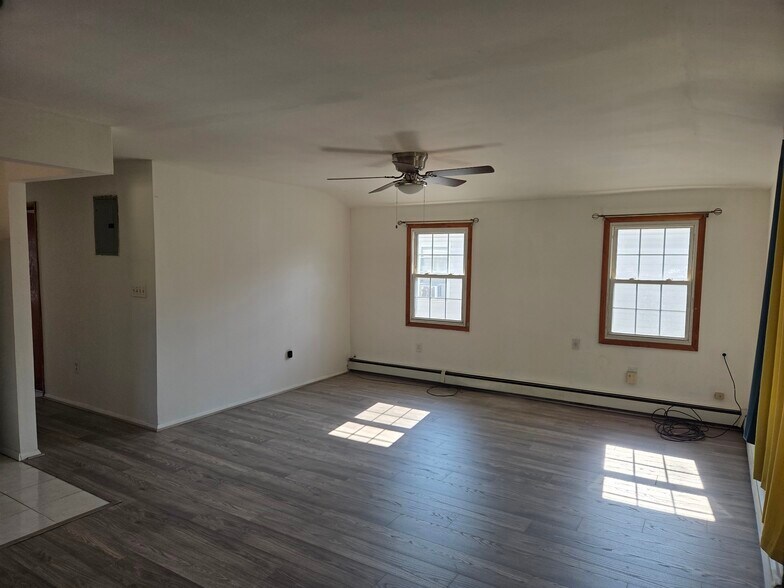 Main living room/ dining room area - 23836 148th Dr