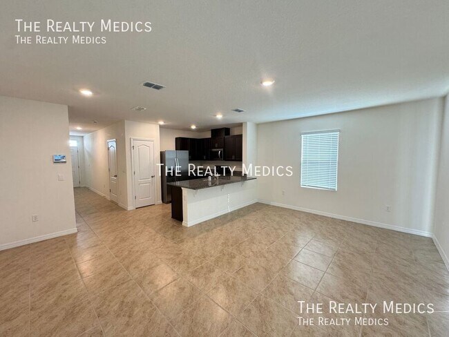 Building Photo - 2331 Gifford Dr