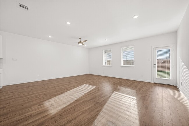 Building Photo - 3506 Blue Mockingbird St