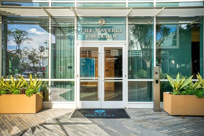 Building Photo - 1705 Ocean Ave