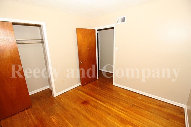 Building Photo - 3635 W Big Bend Dr