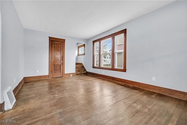 Building Photo - 412 W 28th St