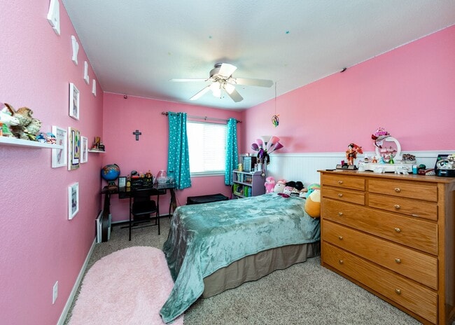 Building Photo - Fabulous 6 bedroom + office D20 Home with ...