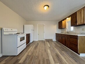 Building Photo - 58E School St.