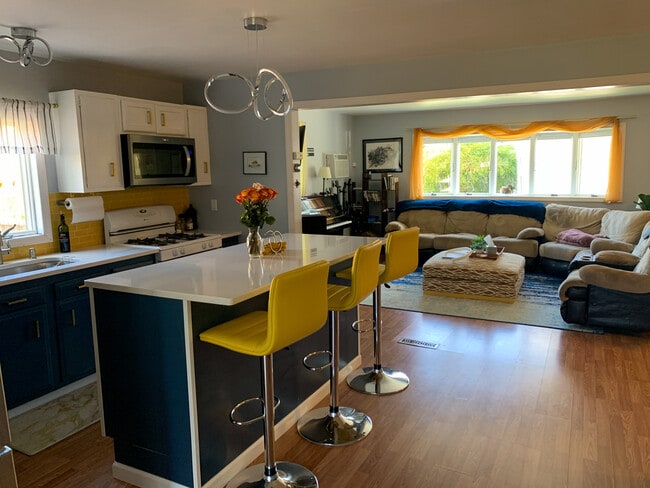Kitchen into living room - 806 Berkshire Rd