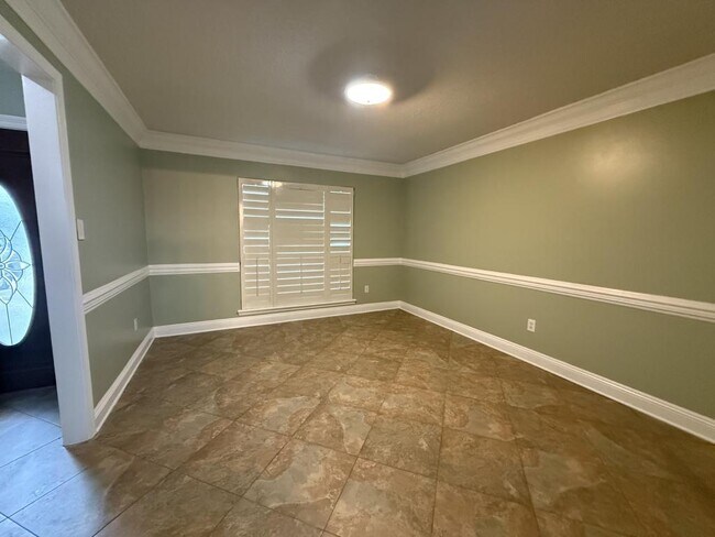 Building Photo - 2065 Juniper Dr