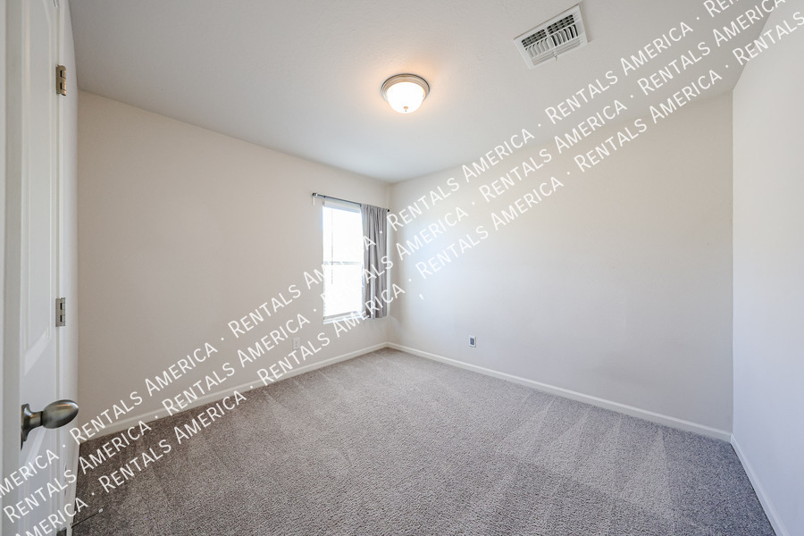 Building Photo - 118 W Impala Dr
