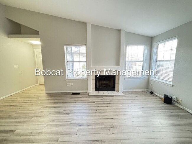 Building Photo - 2319 Blue Haven Ln