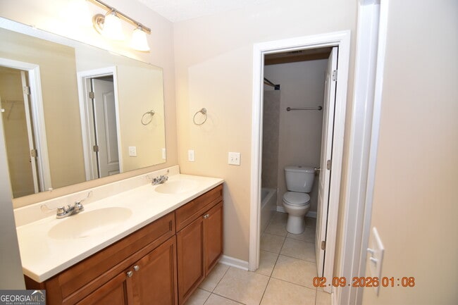 Building Photo - 322 Gary Cir