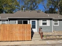 Building Photo - 807 Maple Ln