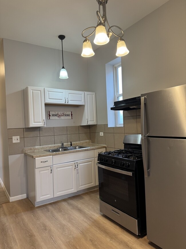 Building Photo - 1826 S Kedzie Ave