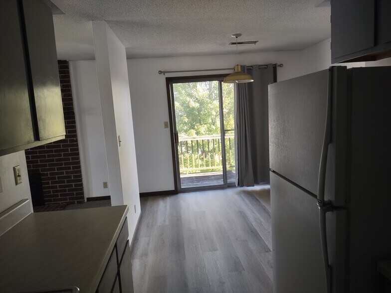 Building Photo - 332 Southampton Dr