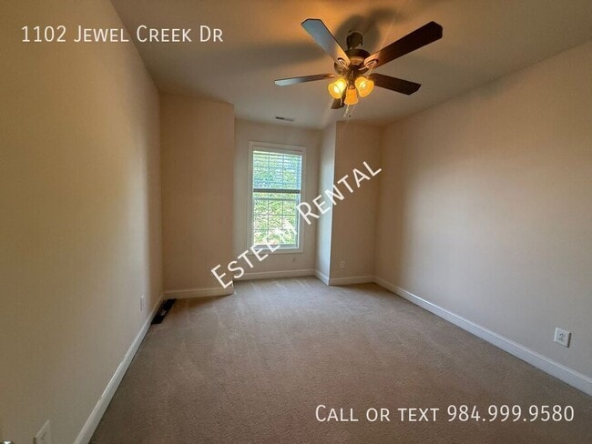 Building Photo - 1102 Jewel Creek Dr