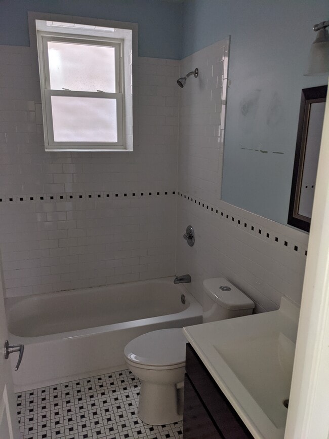 Building Photo - 1630 N Drake Ave