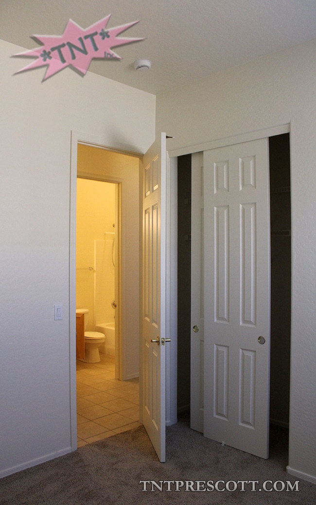 Building Photo - Home in Granville HOA ~ Winter Special!! ~ COMP HOLD