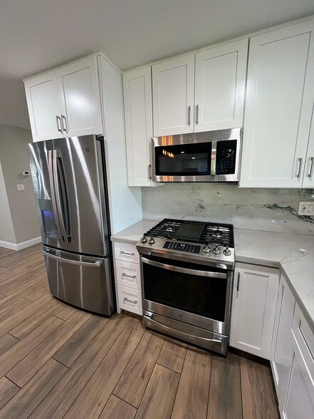 Building Photo - 2508 E Loyola Dr