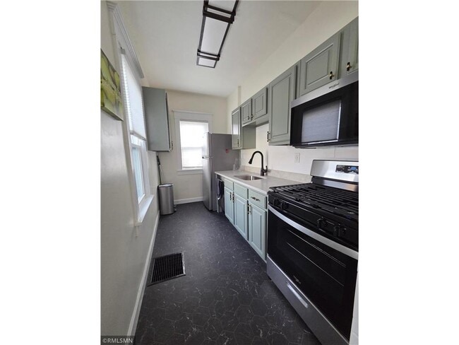 Building Photo - 1601 Sherburne Ave