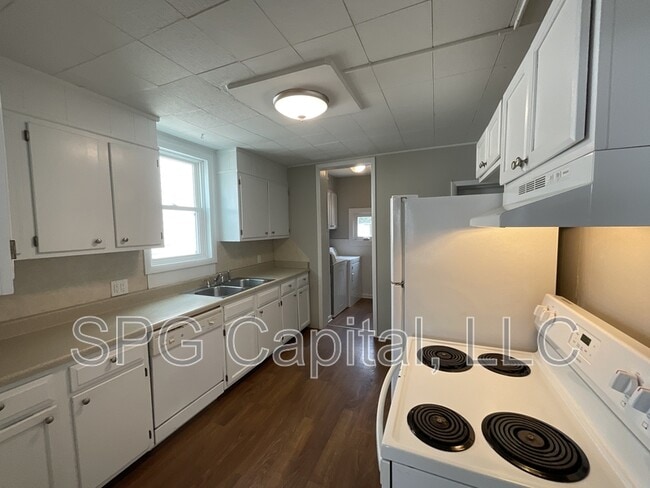 Building Photo - 115 N Penn St
