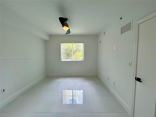 Building Photo - 11040 SW 196th St