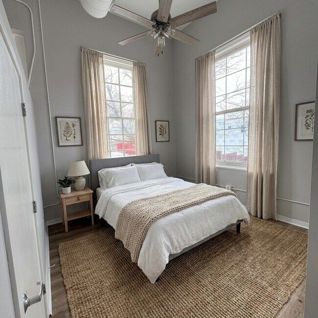 Building Photo - Spacious Rehabilitated Appartment