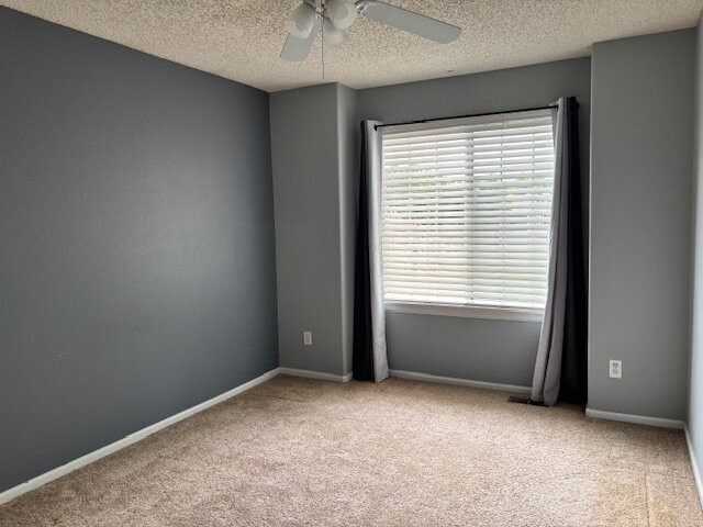 Building Photo - Spacious 6-Bed Oasis with Finished Basemen...