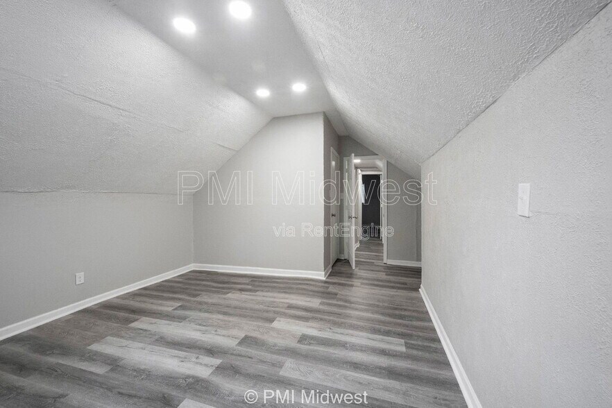 Building Photo - 623 Orange St