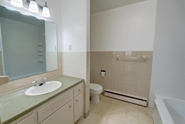 Bathroom - 17 Bluebird Ct