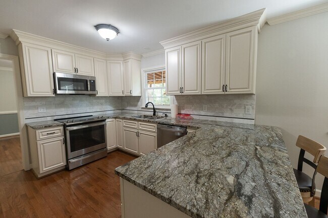 Building Photo - 5517 Robinridge Rd