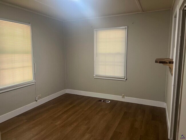 Building Photo - 105 Diggs Blvd