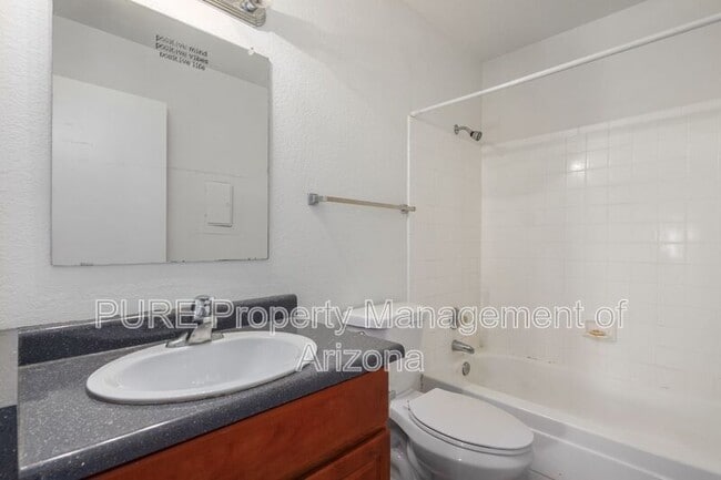 Building Photo - 5995 N 78th St