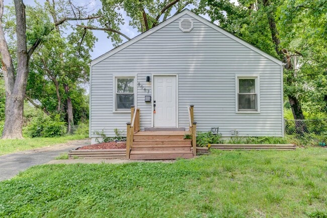 Building Photo - 8067 Aline Ave