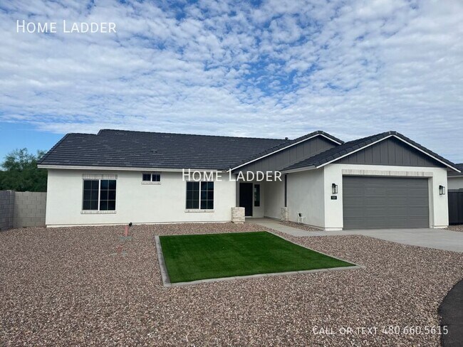 Primary Photo - 926 N 97th Way
