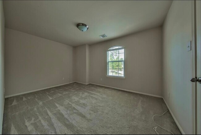 Building Photo - 18 Milepost Ct