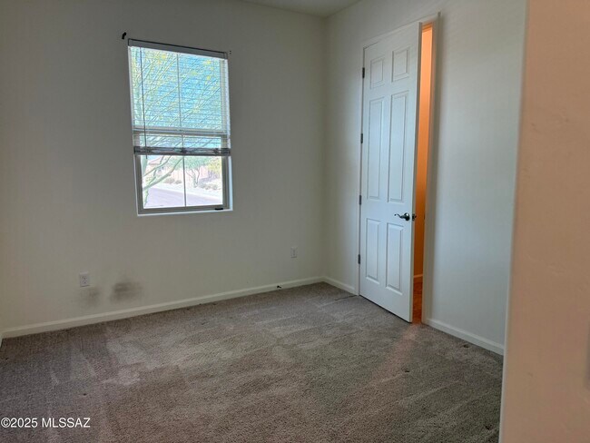 Building Photo - 1646 W Aristides St