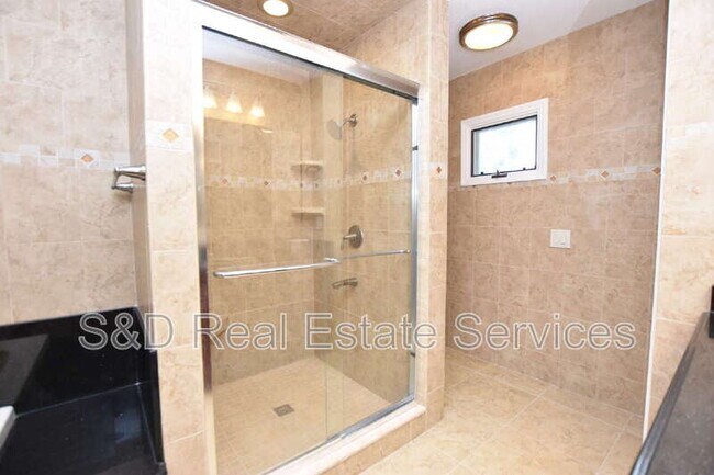 Building Photo - 4745 Highlands Pl Cir