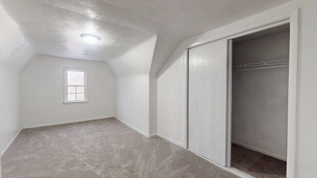 Building Photo - 3863 E 154th St