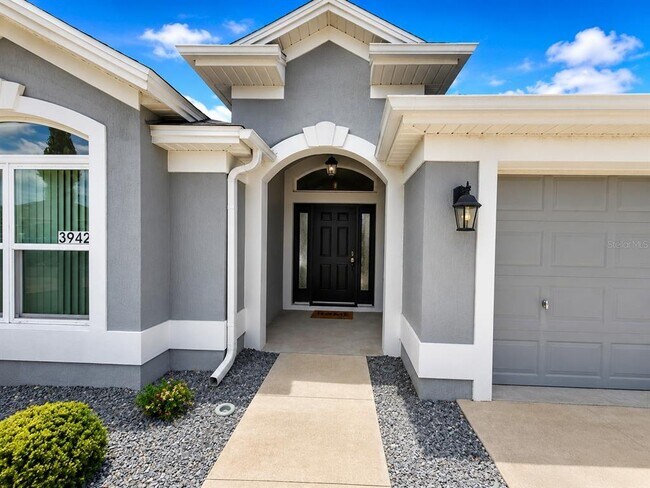 Building Photo - 3942 Zenith Lp