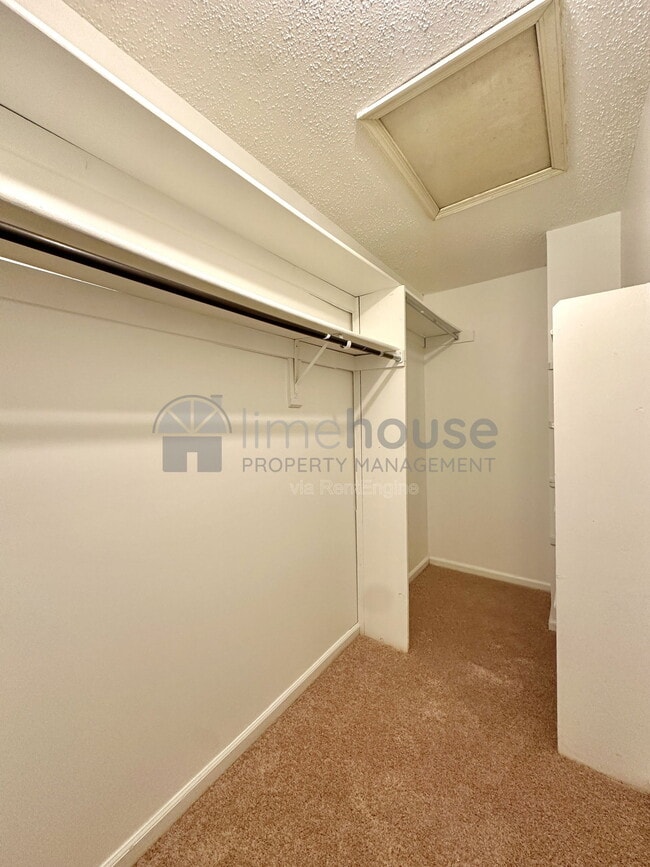 Building Photo - 4611 Fern Oak Ct.