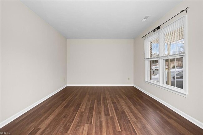 Building Photo - 821 Gene Crescent