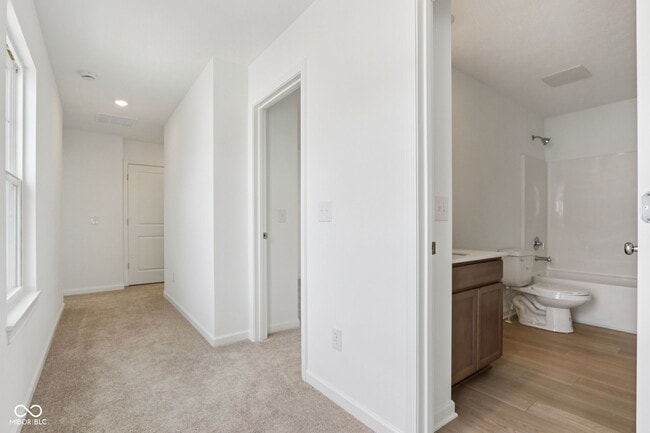 Building Photo - 7417 Peristyle Ln