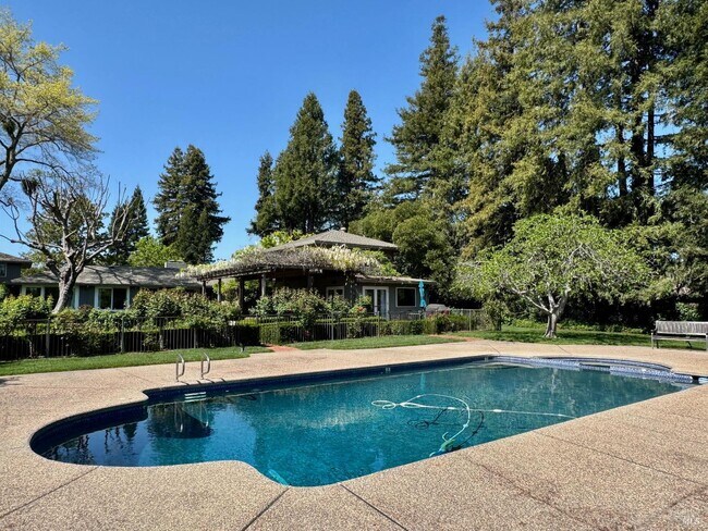 Building Photo - 1701 Zinfandel Ln