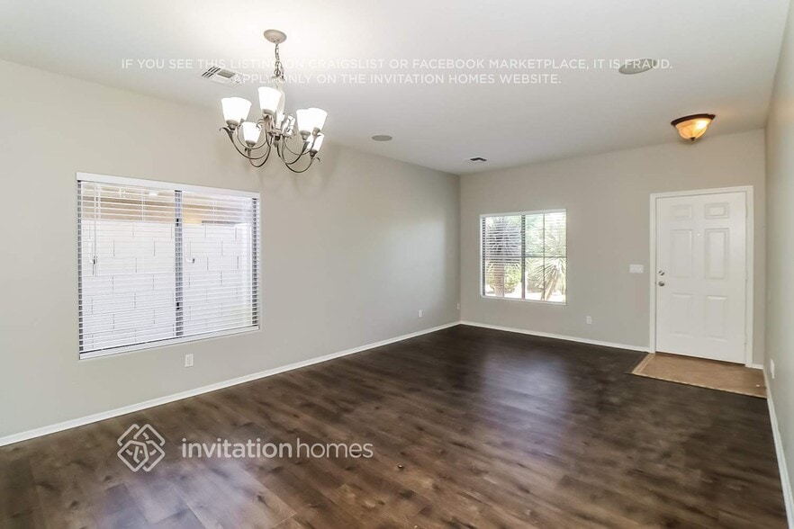 Building Photo - 1416 S 115th Dr